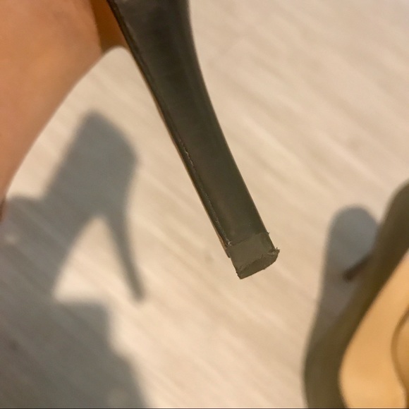 Coach Silver Heels 10 EUC - Picture 6 of 7